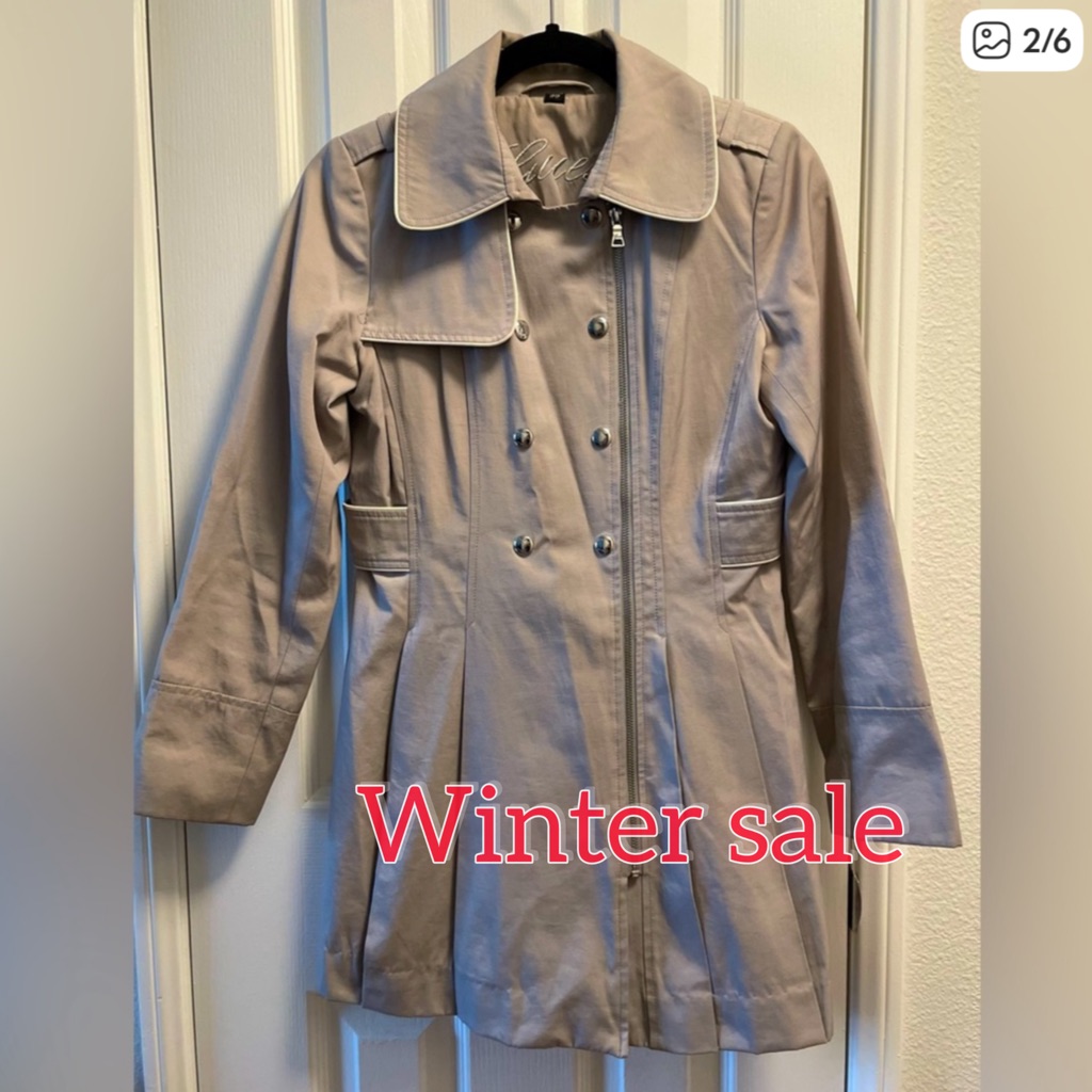 25 Off A Gray Treanch Coats Is Very Clean No Scratches